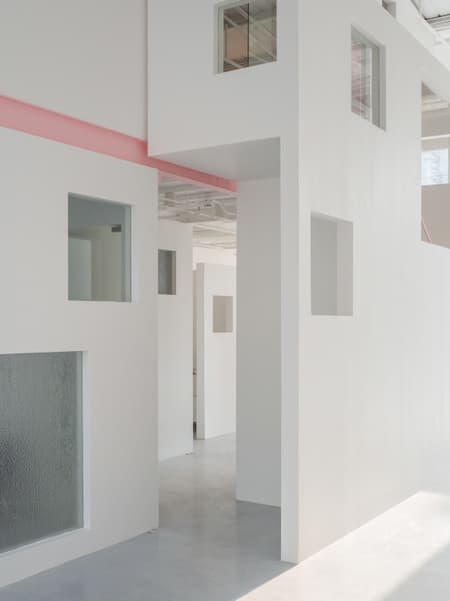Apelron Contemporary